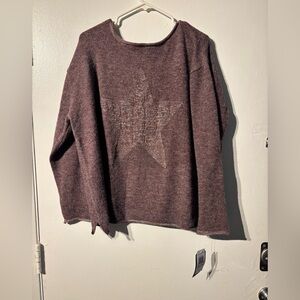 NEW Democracy Women’s 1X Brown Long Sleeve Knit Top Heart Graphic
(703)